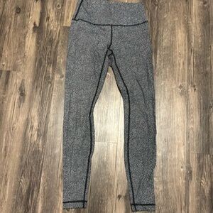 Lululemon tights/ leggings wunder under